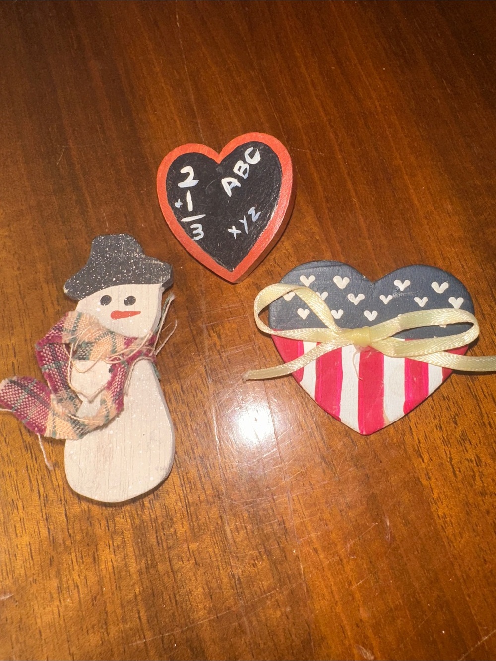 Bundle of Vintage  wooden pins including snowman, Patriotic Heart‎ & Teacher Pin